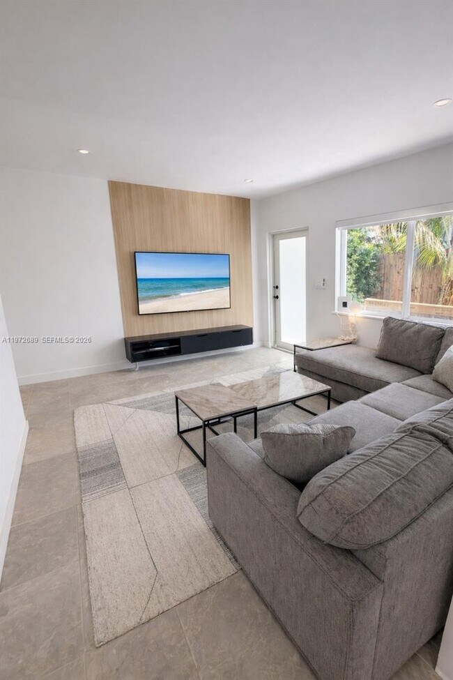 Building Photo - 7800 NE 10th Ct