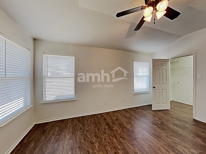 Building Photo - 11039 Arabian Palm