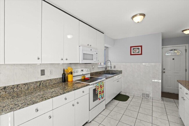 Building Photo - 29945 Everett St