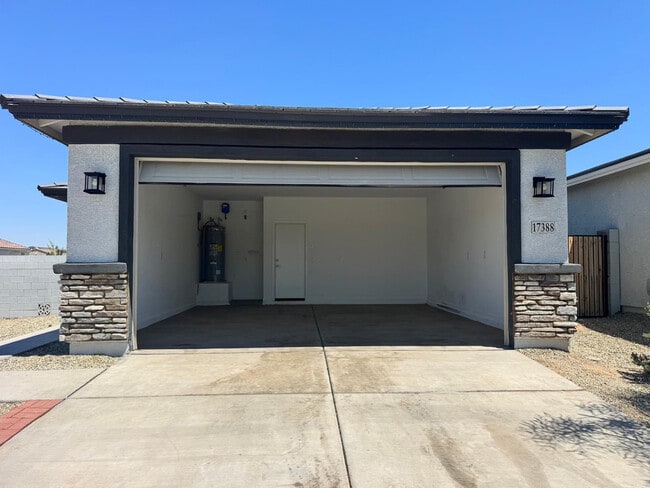 Building Photo - 17388 W Country Club Terrace