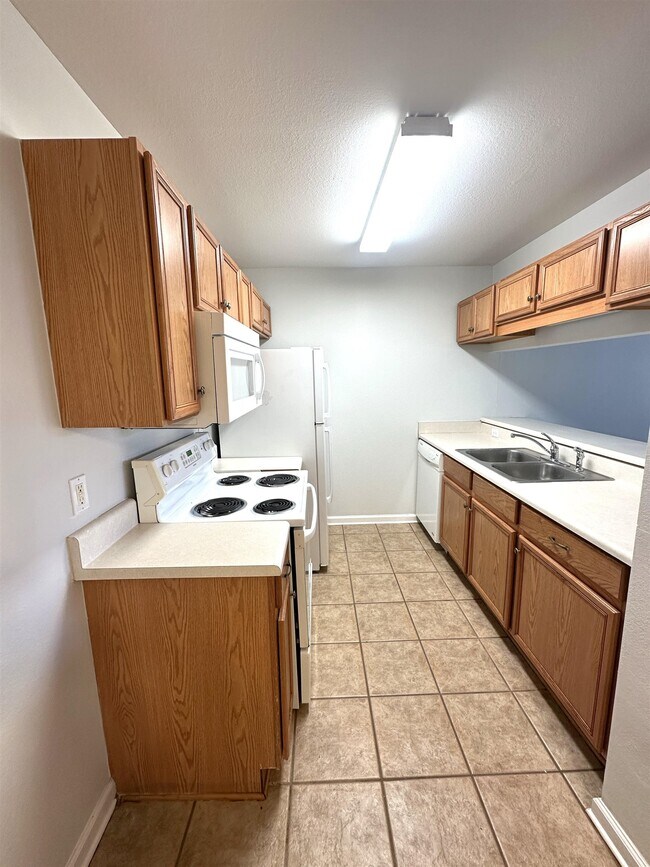 Building Photo - 2738 W Tharpe St