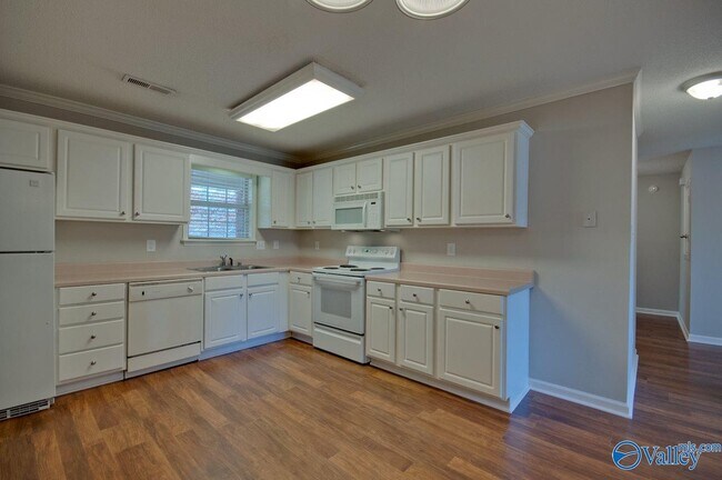 Building Photo - 113 Claytor Ln