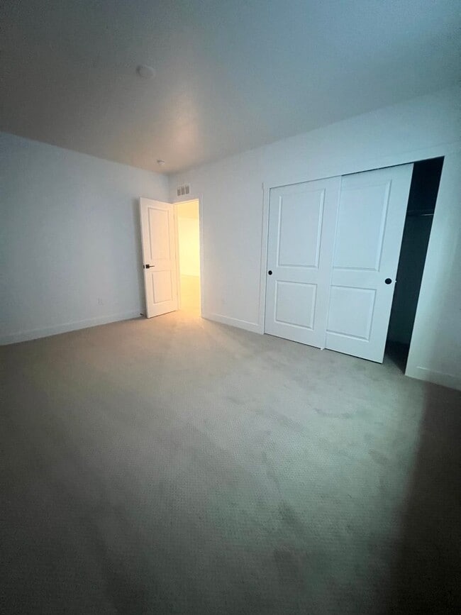 Building Photo - Brand New 5bd/4ba Located in the desirable Raindance neighborhood