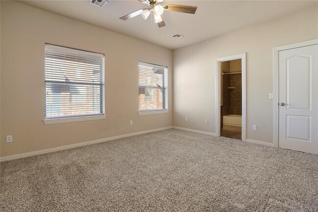 Building Photo - 2161 Houston Ave