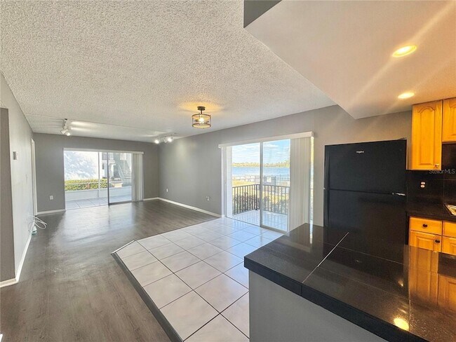 Building Photo - 1550 11th St NE