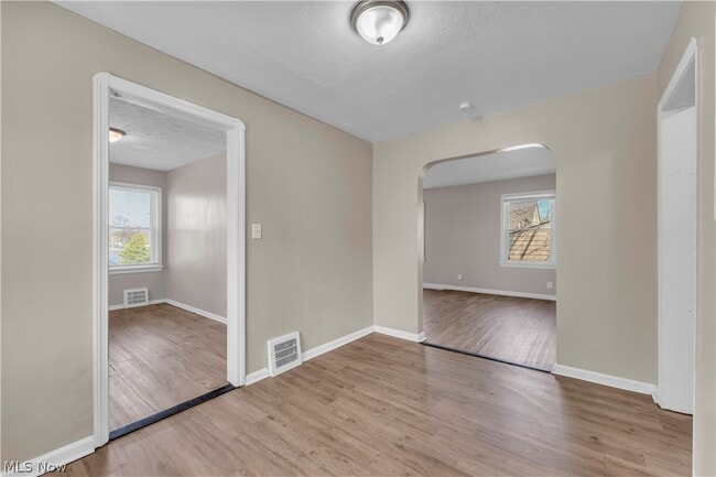 Building Photo - 5461 Clement Ave