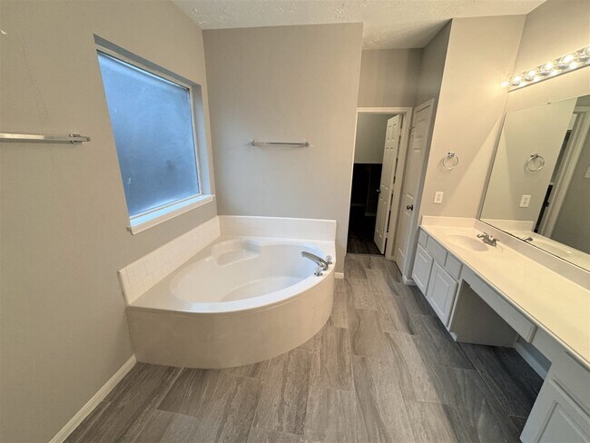 Building Photo - 9723 Haviland Lane