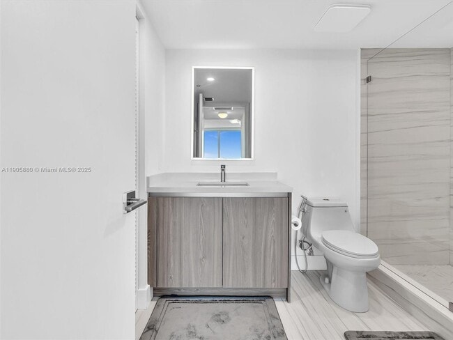 Building Photo - 665 NE 25th St