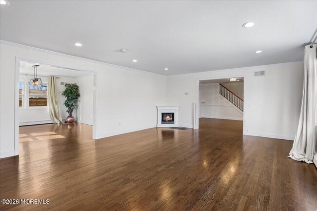Building Photo - 247 Sprucewood Dr