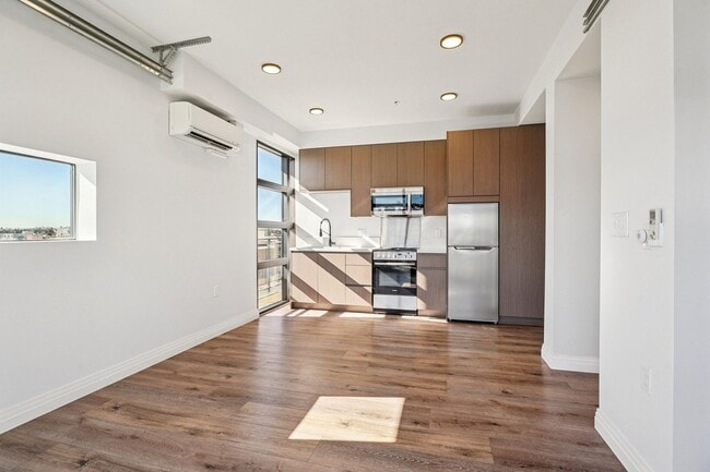 Building Photo - Brand-New Koreatown Modern Lofts | Rooftop Views | 6 Weeks Free