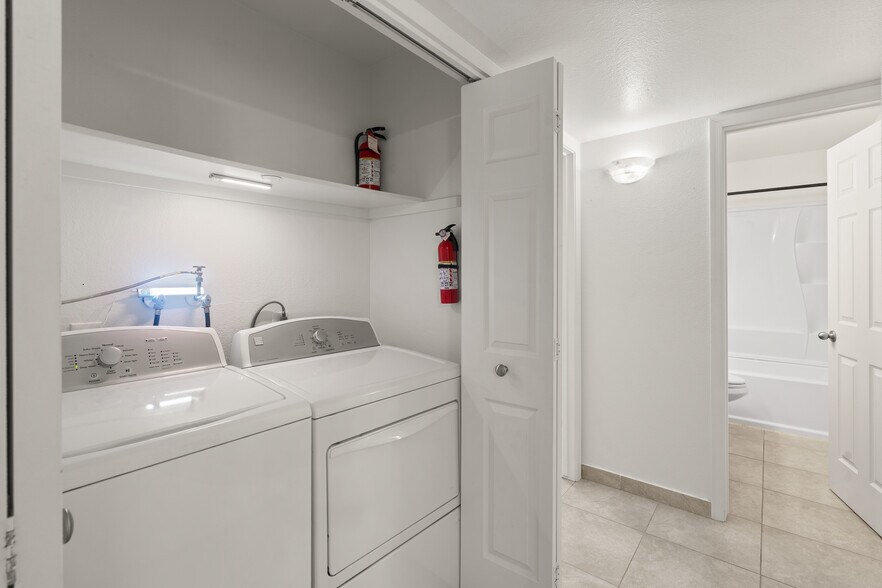 Full size included - 1314 W 3rd St