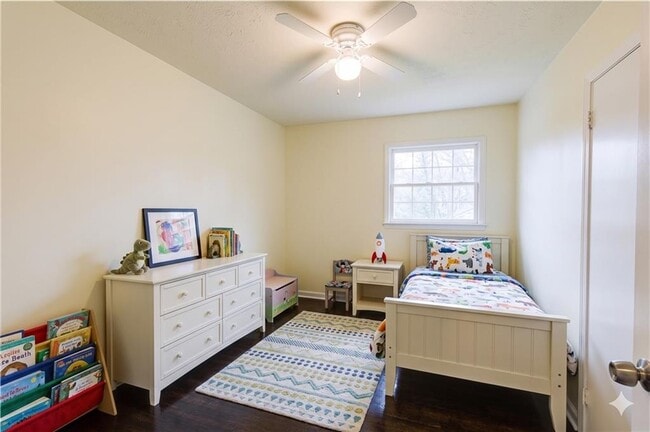 Building Photo - 5791 Lisa Ln