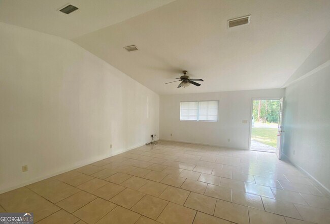 Building Photo - 240 W Dawson Ave