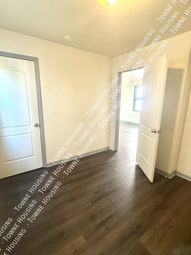 Building Photo - 24 Como Ave