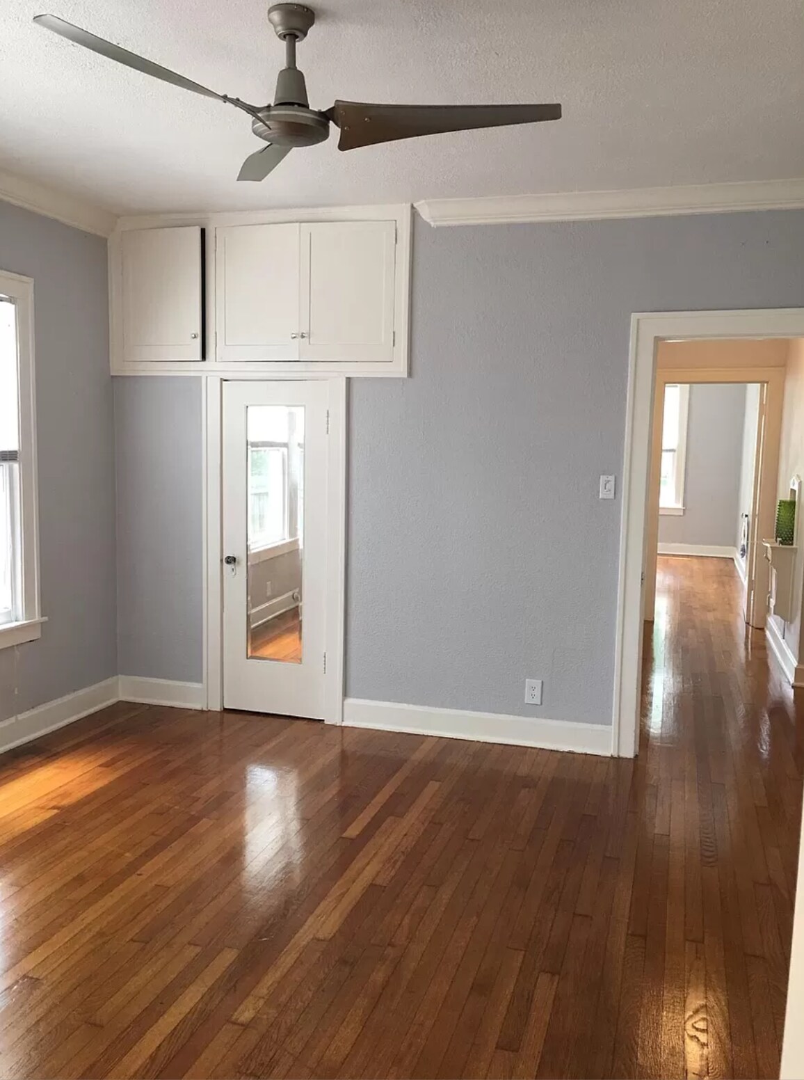 Bedroom 1 closet - 123 E Norwood Ct