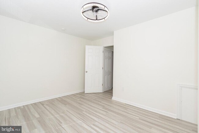 Building Photo - 2711 Oakford St