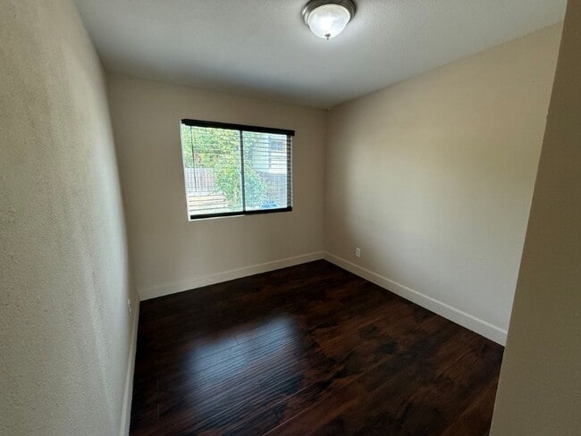 Building Photo - Unique 5 Bedroom 2 Story w/ Solar Suisun *...