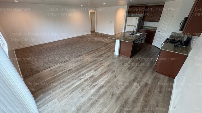 Building Photo - 5 bedroom, 2 bathroom, 3 car garage located near Taft Hwy/ Chevalier Rd