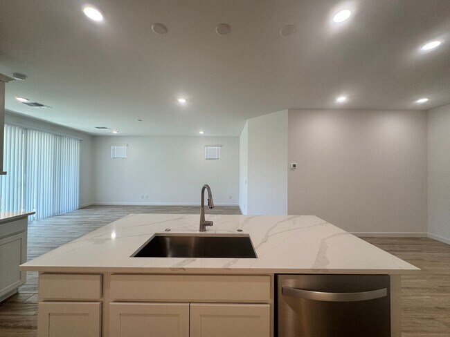 Building Photo - BRAND NEW HOME IN ALORAVITA IN PEORIA
