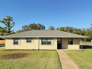 Building Photo - Classic Celina Charm with Vintage Comfort - Spacious 3-Bedroom Home with Large Yard and Covered P...
