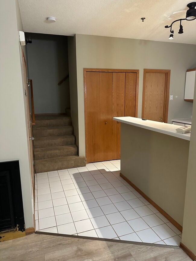 Building Photo - 8466 Kimball Dr