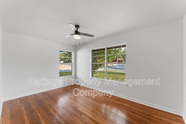 Building Photo - 4407 Bikini Dr