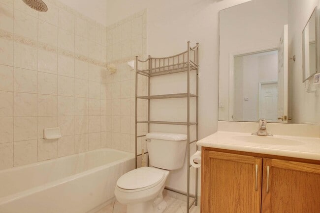 Building Photo - 4921 Bonsai Cir