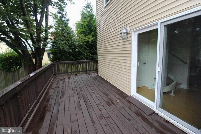 Building Photo - 4614 Roxbury Dr