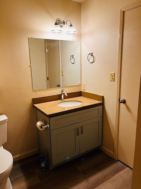 Building Photo - 1415 E Andrews Ave