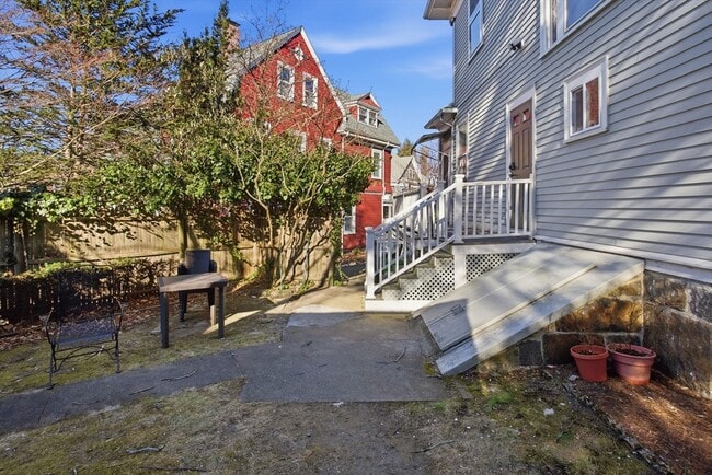 Building Photo - 23 Olmstead St