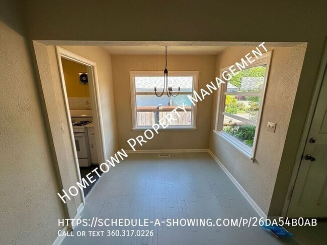 Building Photo - 1613 Garrison St NE