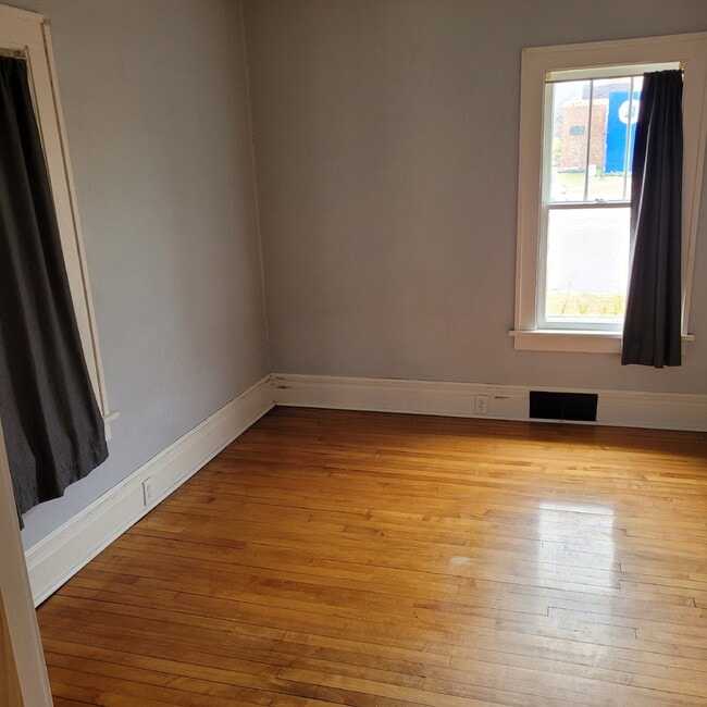 Building Photo - "Charming 3-Bed Home in Brainerd with Spac...