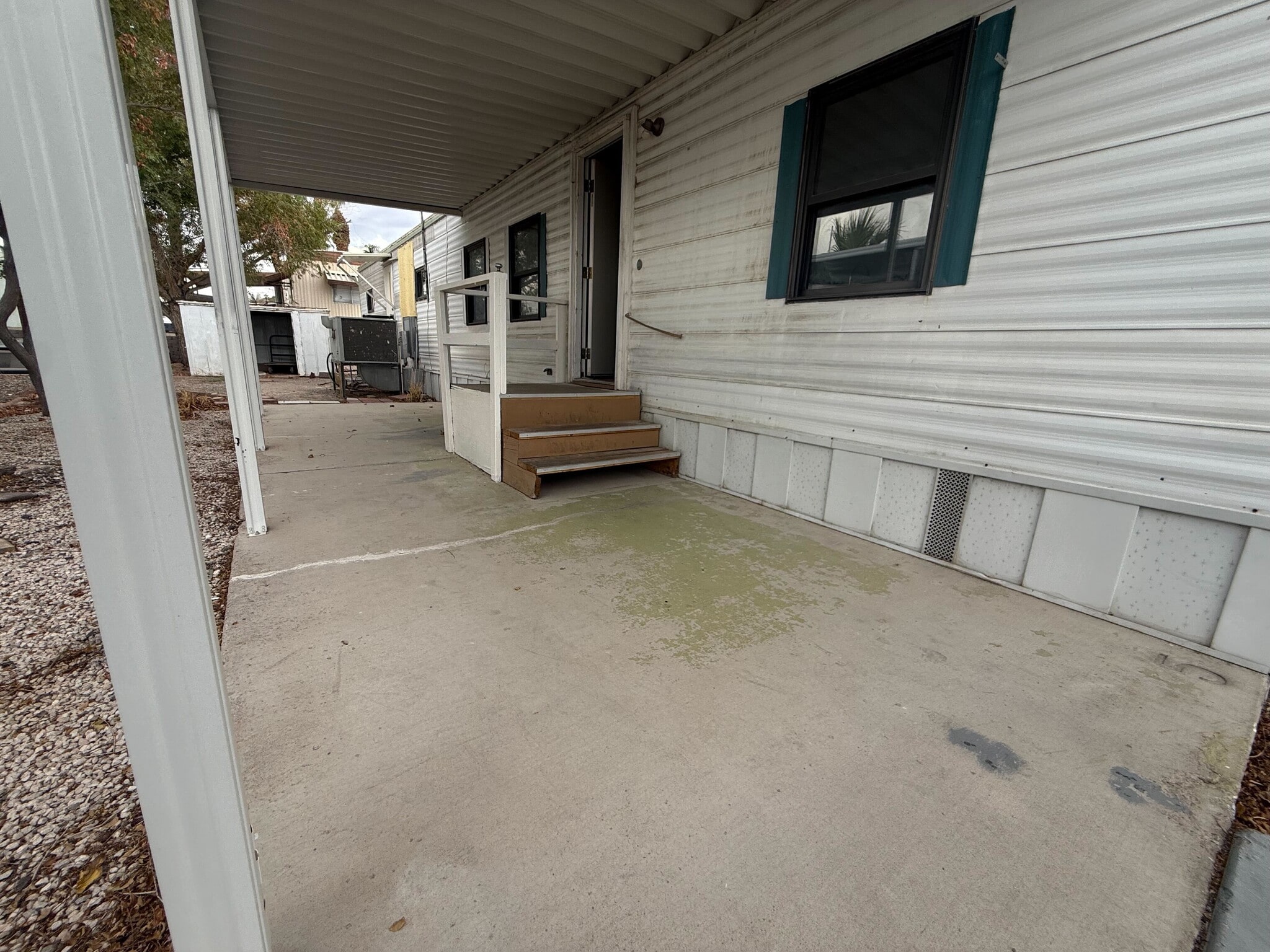 Building Photo - 3601 E Wyoming Ave