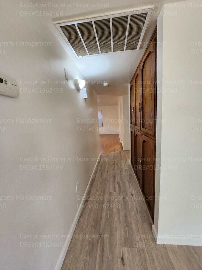 Building Photo - 3 bedroom/ 2 bath house near Pacheco Rd/ A...