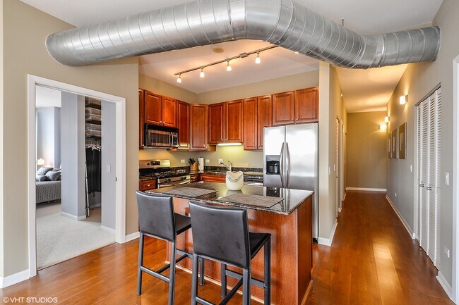 Building Photo - 1200 W Monroe St