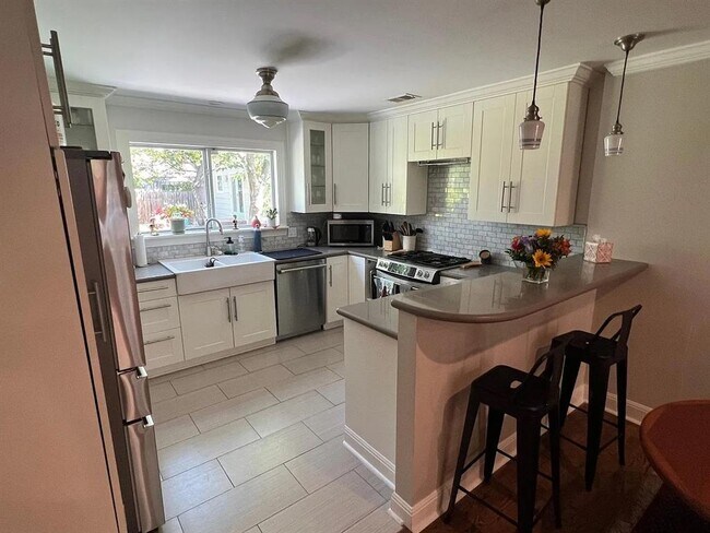 Building Photo - 1314 Arcadia Ave