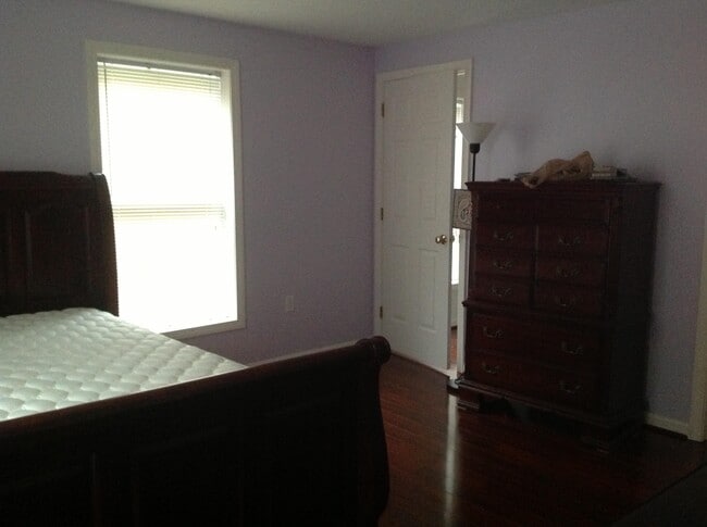 Building Photo - 122 Barbara Ln