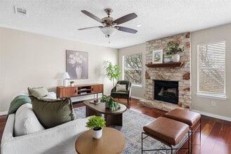 Building Photo - 8303 Wexford Dr