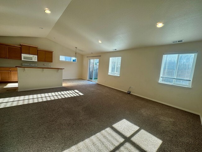 Building Photo - Newly built (2019) single-family
