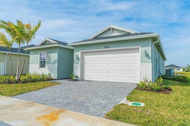 Building Photo - 13885 SE Riversway St