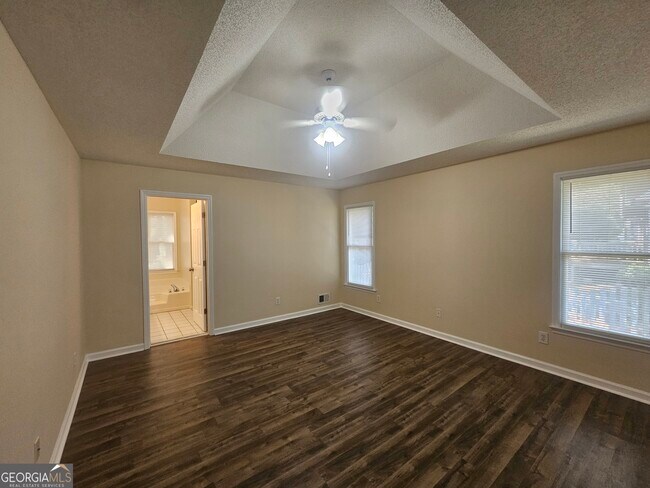 Building Photo - 30 Glenridge Dr