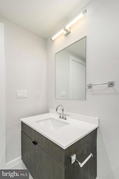 Building Photo - 3449 Scotts Ln