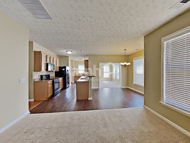 Building Photo - 409 Avery Ct