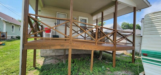 Building Photo - Spacious 3 Bed / 2 Bath Home – Updated & M...