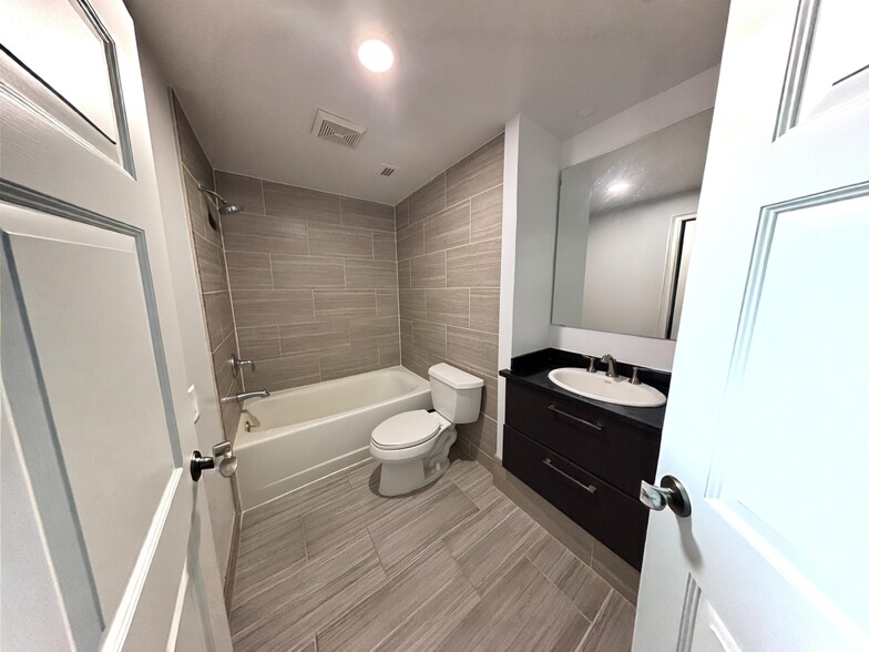 Bathroom - 1200 N Nash St