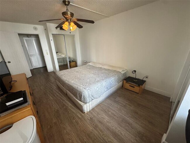 Building Photo - 850 N Miami Ave