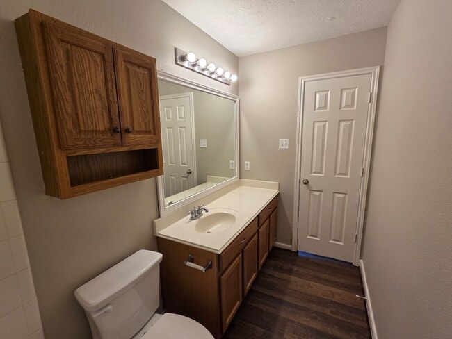 Building Photo - 20782 Oakhurst Trails Dr