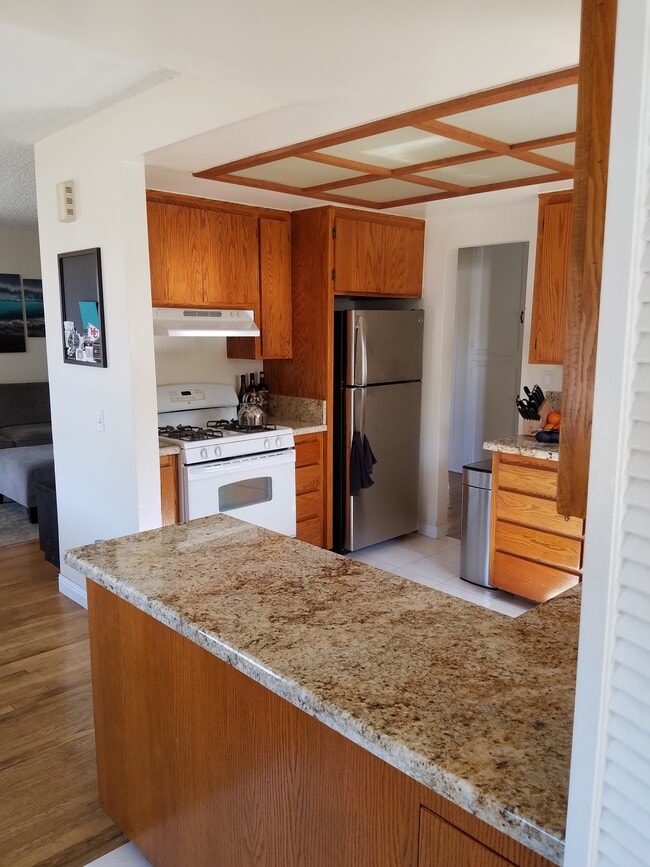 Kitchen - 610 Pine Dr