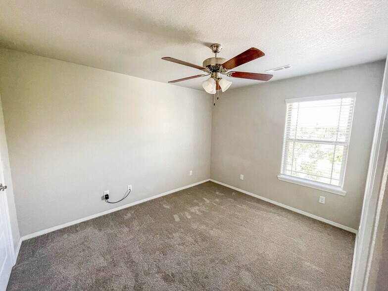 Building Photo - 4175 W Santa Maria Ln