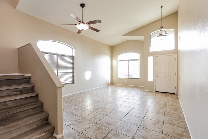 Building Photo - 7734 S 47th Ln